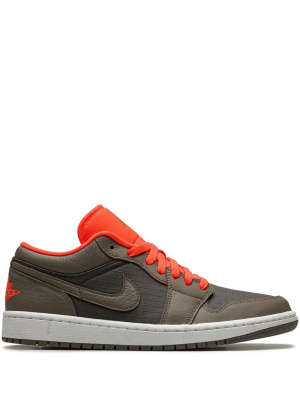 1 Low SE "Black/Olive/ Bright Crimson" sneakers, Jordan 1 Low SE "Black/Olive/ Bright Crimson" sneakers
1 Low SE "Black/Olive/ Bright Crimson" sneakers, Jordan 1 Low SE "Black/Olive/ Bright Crimson" sneakers