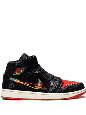 1 Mid SE "Siempre Familia" sneakers, Jordan 1 Mid SE "Siempre Familia" sneakers
1 Mid SE "Siempre Familia" sneakers, Jordan 1 Mid SE "Siempre Familia" sneakers