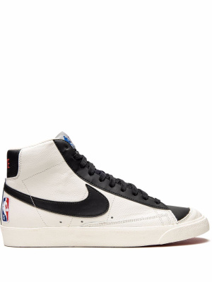 X NBA Blazer Mid '77 EMB "Portland Trailblazers" sneakers, Nike X NBA Blazer Mid '77 EMB "Portland Trailblazers" sneakers
X NBA Blazer Mid '77 EMB "Portland Trailblazers" sneakers, Nike X NBA Blazer Mid '77 EMB "Portland Trailblazers" sneakers