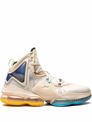 LeBron 19 "Minneapolis Lakers" sneakers, Nike LeBron 19 "Minneapolis Lakers" sneakers
LeBron 19 "Minneapolis Lakers" sneakers, Nike LeBron 19 "Minneapolis Lakers" sneakers