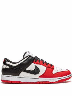 Dunk Low Retro EMB "NBA 75th Anniversary - Chicago Bulls" sneakers, Nike Dunk Low Retro EMB "NBA 75th Anniversary - Chicago Bulls" sneakers
Dunk Low Retro EMB "NBA 75th Anniversary - Chicago Bulls" sneakers, Nike Dunk Low Retro EMB "NBA 75th Anniversary - Chicago Bulls" sneakers
