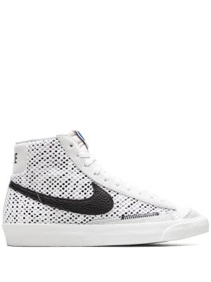 Blazer Mid '77 Vintage "Alter And Reveal" sneakers, Nike Blazer Mid '77 Vintage "Alter And Reveal" sneakers
Blazer Mid '77 Vintage "Alter And Reveal" sneakers, Nike Blazer Mid '77 Vintage "Alter And Reveal" sneakers