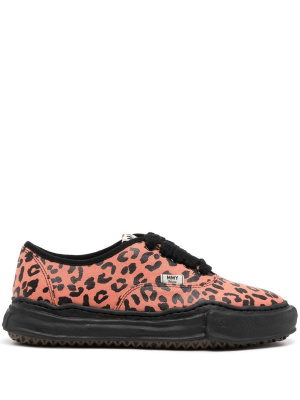 Leopard-print low-top sneakers, Maison Mihara Yasuhiro Leopard-print low-top sneakers
Leopard-print low-top sneakers, Maison Mihara Yasuhiro Leopard-print low-top sneakers