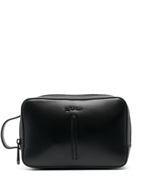 Smoothing-finish rectangle wash bag, Calvin Klein Smoothing-finish rectangle wash bag
Smoothing-finish rectangle wash bag, Calvin Klein Smoothing-finish rectangle wash bag
