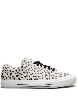 X Supreme Sid Pro "Dalmatian" sneakers, Vans X Supreme Sid Pro "Dalmatian" sneakers
X Supreme Sid Pro "Dalmatian" sneakers, Vans X Supreme Sid Pro "Dalmatian" sneakers