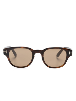 Tortoiseshell-effect square-frame sunglasses, TOM FORD Eyewear Tortoiseshell-effect square-frame sunglasses
Tortoiseshell-effect square-frame sunglasses, TOM FORD Eyewear Tortoiseshell-effect square-frame sunglasses