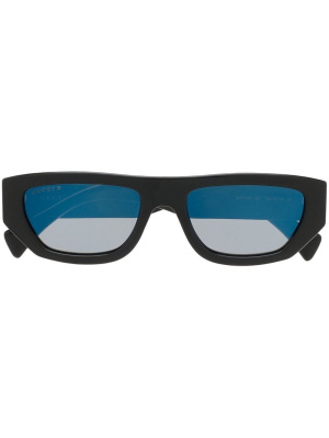 Logo rectangular-frame sunglasses, Gucci Eyewear Logo rectangular-frame sunglasses
Logo rectangular-frame sunglasses, Gucci Eyewear Logo rectangular-frame sunglasses