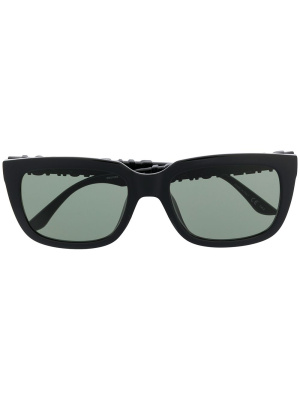 Logo lettering rectangular-frame sunglasses, Balenciaga Eyewear Logo lettering rectangular-frame sunglasses
Logo lettering rectangular-frame sunglasses, Balenciaga Eyewear Logo lettering rectangular-frame sunglasses