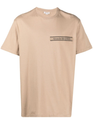 Logo patch short-sleeve T-shirt, Alexander McQueen Logo patch short-sleeve T-shirt
Logo patch short-sleeve T-shirt, Alexander McQueen Logo patch short-sleeve T-shirt