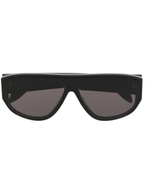 Oversize-frame sunglasses, Alexander McQueen Eyewear Oversize-frame sunglasses
Oversize-frame sunglasses, Alexander McQueen Eyewear Oversize-frame sunglasses