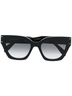 Square-frame logo sunglasses, Alexander McQueen Eyewear Square-frame logo sunglasses
Square-frame logo sunglasses, Alexander McQueen Eyewear Square-frame logo sunglasses
