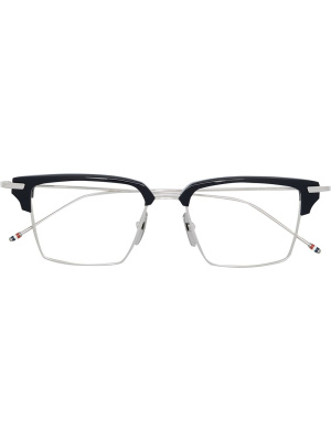TB422 wayfarer-frame glasses, Thom Browne Eyewear TB422 wayfarer-frame glasses
TB422 wayfarer-frame glasses, Thom Browne Eyewear TB422 wayfarer-frame glasses
