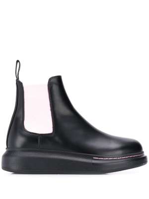 Contrast panels chelsea boots, Alexander McQueen Contrast panels chelsea boots
Contrast panels chelsea boots, Alexander McQueen Contrast panels chelsea boots