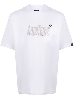 Metallic-effect logo-embossed T-shirt, AAPE BY *A BATHING APE® Metallic-effect logo-embossed T-shirt
Metallic-effect logo-embossed T-shirt, AAPE BY *A BATHING APE® Metallic-effect logo-embossed T-shirt