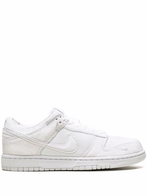 Dunk Low "Triple White Velvet" sneakers, Nike Dunk Low "Triple White Velvet" sneakers
Dunk Low "Triple White Velvet" sneakers, Nike Dunk Low "Triple White Velvet" sneakers