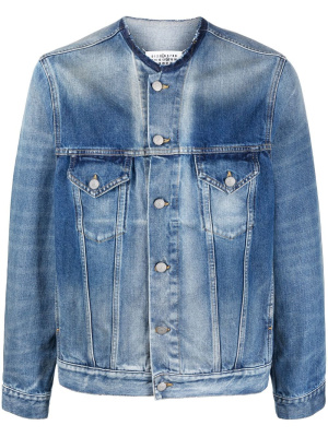 Round-neck detail denim jacket, Maison Margiela Round-neck detail denim jacket
Round-neck detail denim jacket, Maison Margiela Round-neck detail denim jacket