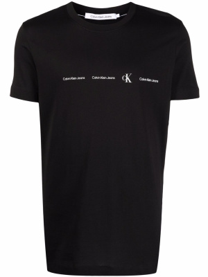 Logo-print short-sleeved T-shirt, Calvin Klein Jeans Logo-print short-sleeved T-shirt
Logo-print short-sleeved T-shirt, Calvin Klein Jeans Logo-print short-sleeved T-shirt