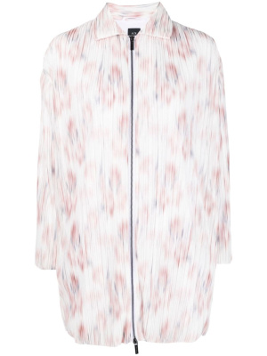Floral-print plissé-effect jacket, Armani Exchange Floral-print plissé-effect jacket
Floral-print plissé-effect jacket, Armani Exchange Floral-print plissé-effect jacket
