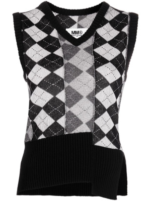 Argyle-knit asymmetric vest, MM6 Maison Margiela Argyle-knit asymmetric vest
Argyle-knit asymmetric vest, MM6 Maison Margiela Argyle-knit asymmetric vest