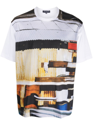 Graphic-print short-sleeved T-shirt, Comme Des Garçons Homme Graphic-print short-sleeved T-shirt
Graphic-print short-sleeved T-shirt, Comme Des Garçons Homme Graphic-print short-sleeved T-shirt