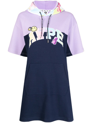 Logo-print hooded T-shirt dress, AAPE BY *A BATHING APE® Logo-print hooded T-shirt dress
Logo-print hooded T-shirt dress, AAPE BY *A BATHING APE® Logo-print hooded T-shirt dress