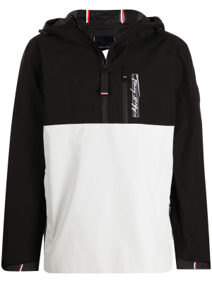 Two-tone pullover hooded jacket, Tommy Hilfiger Two-tone pullover hooded jacket
Two-tone pullover hooded jacket, Tommy Hilfiger Two-tone pullover hooded jacket