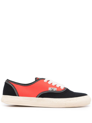 General Scale colour-block sneakers, Maison Mihara Yasuhiro General Scale colour-block sneakers
General Scale colour-block sneakers, Maison Mihara Yasuhiro General Scale colour-block sneakers