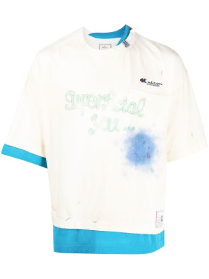 Layered-effect slogan-print T-shirt, Maison Mihara Yasuhiro Layered-effect slogan-print T-shirt
Layered-effect slogan-print T-shirt, Maison Mihara Yasuhiro Layered-effect slogan-print T-shirt