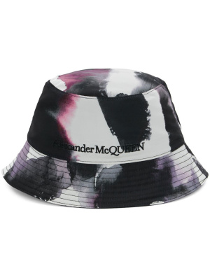 Watercolour Graffiti bucket hat, Alexander McQueen Watercolour Graffiti bucket hat
Watercolour Graffiti bucket hat, Alexander McQueen Watercolour Graffiti bucket hat