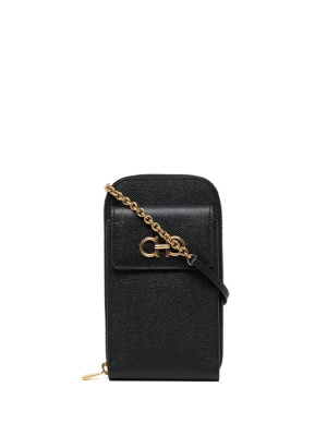 Gancini textured-effect phone holder, Ferragamo Gancini textured-effect phone holder
Gancini textured-effect phone holder, Ferragamo Gancini textured-effect phone holder