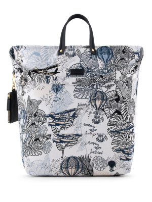 Jacquard embroidered-motif tote bag, Emporio Armani Jacquard embroidered-motif tote bag
Jacquard embroidered-motif tote bag, Emporio Armani Jacquard embroidered-motif tote bag
