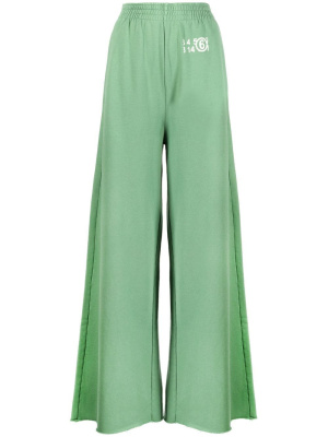 Logo-print wide wide-leg joggers, MM6 Maison Margiela Logo-print wide wide-leg joggers
Logo-print wide wide-leg joggers, MM6 Maison Margiela Logo-print wide wide-leg joggers