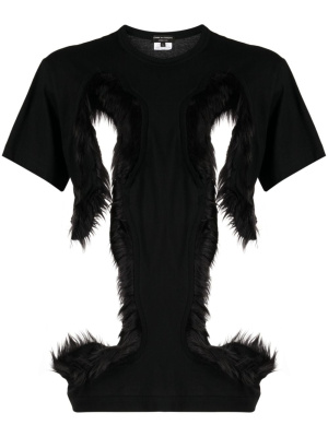 Faux-fur trim cotton T-shirt, Comme Des Garçons Homme Plus Faux-fur trim cotton T-shirt
Faux-fur trim cotton T-shirt, Comme Des Garçons Homme Plus Faux-fur trim cotton T-shirt