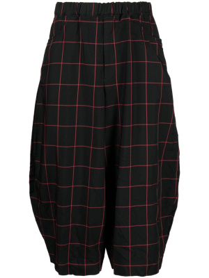 Check-pattern tapered cropped trousers, Black Comme Des Garçons Check-pattern tapered cropped trousers
Check-pattern tapered cropped trousers, Black Comme Des Garçons Check-pattern tapered cropped trousers
