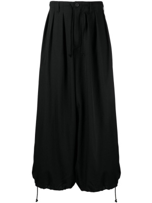 Wide-leg cropped wool trousers, Yohji Yamamoto Wide-leg cropped wool trousers
Wide-leg cropped wool trousers, Yohji Yamamoto Wide-leg cropped wool trousers
