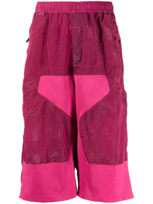 Below-knee length panelled shorts, Stone Island Below-knee length panelled shorts
Below-knee length panelled shorts, Stone Island Below-knee length panelled shorts