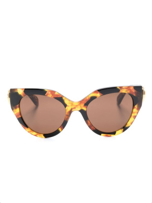 Logo-plaque cat eye-frame sunglasses, Gucci Eyewear Logo-plaque cat eye-frame sunglasses
Logo-plaque cat eye-frame sunglasses, Gucci Eyewear Logo-plaque cat eye-frame sunglasses