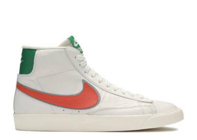 

Stranger Things X Hawkins High, Nike Blazer Mid Stranger Things X Hawkins High