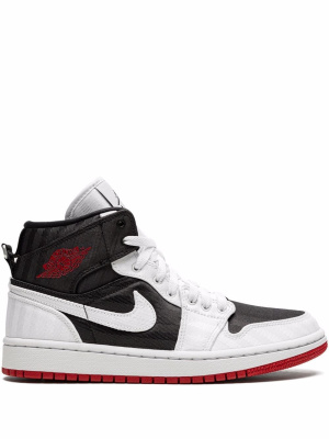 

1 Mid SE Utility "White/Black/Gym Red" sneakers, Jordan 1 Mid SE Utility "White/Black/Gym Red" sneakers