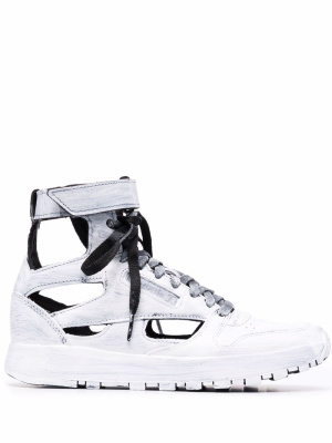 

Tabi-toe high-top sneakers, Maison Margiela Tabi-toe high-top sneakers