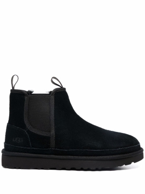 

Debossed-logo shearling ankle boots, UGG Debossed-logo shearling ankle boots