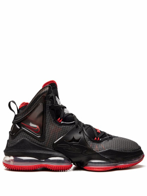 

LeBron 19 high-top sneakers, Nike LeBron 19 high-top sneakers