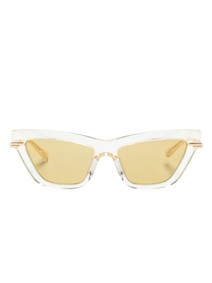

Classic cat-eye frame sunglasses, Bottega Veneta Eyewear Classic cat-eye frame sunglasses