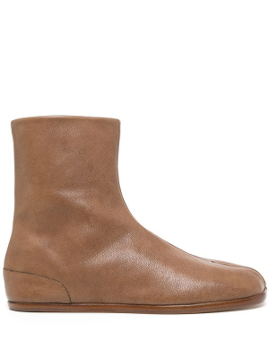 

Tabi-toe leather boots, Maison Margiela Tabi-toe leather boots