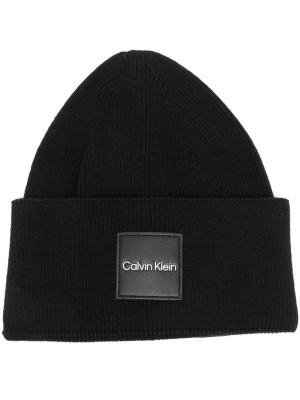 

Logo-patch knitted beanie, Calvin Klein Logo-patch knitted beanie