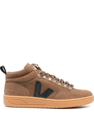 

Logo-patch leather sneakers, VEJA Logo-patch leather sneakers