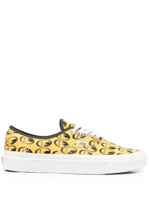 

Logo-print low-top sneakers, Vans Logo-print low-top sneakers