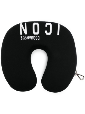 

Logo-print cotton travel pillow, Dsquared2 Logo-print cotton travel pillow