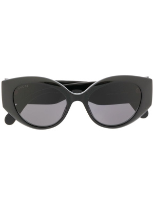 

Matelassé-effect cat-eye frame sunglasses, Gucci Eyewear Matelassé-effect cat-eye frame sunglasses