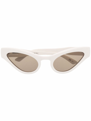 

Cat-eye frame sunglasses, Balenciaga Eyewear Cat-eye frame sunglasses